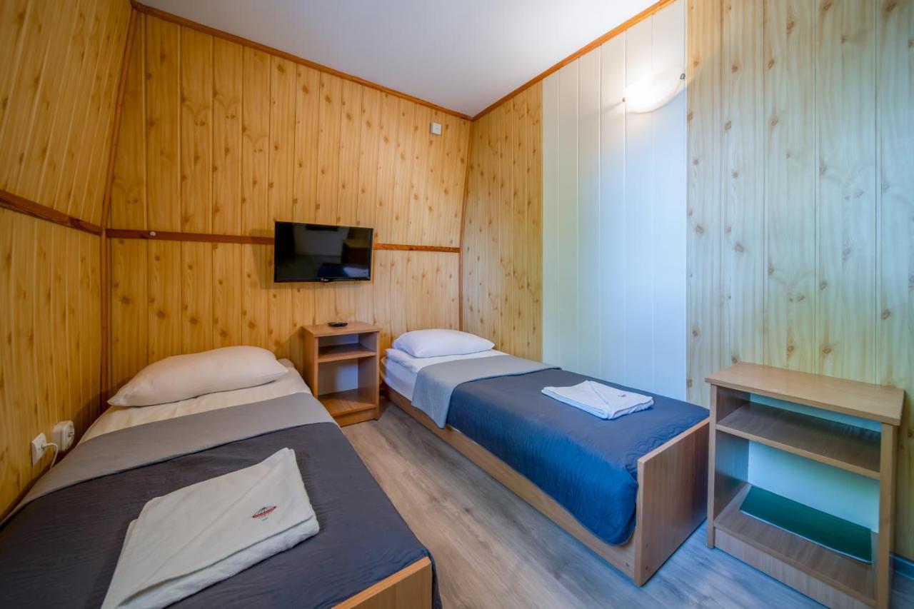 Hotel Ow Gromada Pod Bukami Miedzyzdroje Esterno foto